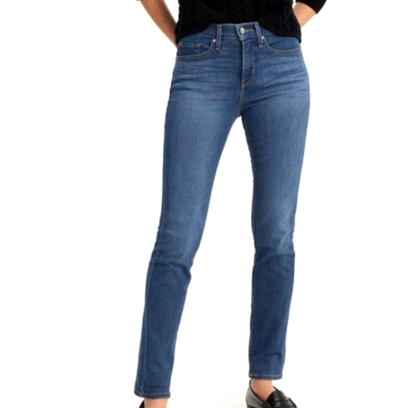 Women Tall Levi's 312 Shaping Slim Jeans. - Picture 1 of 5